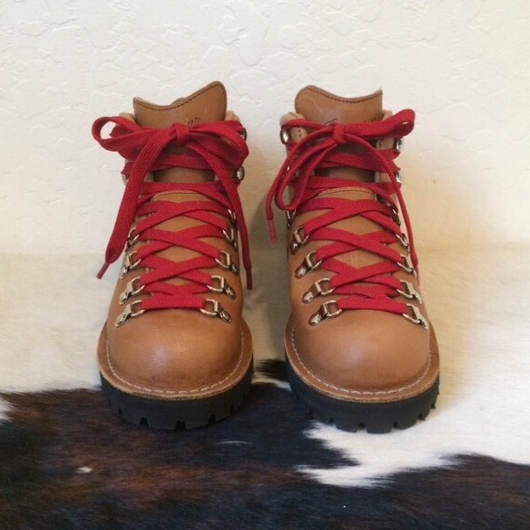 Danner Mountain Light Cascade Boots
