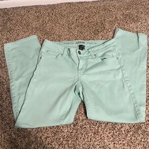 Mint strait leg stretchy jeans