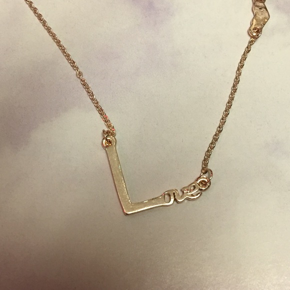 "Love" ❤ Necklace - Picture 2 of 3