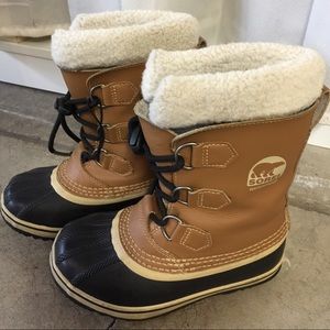 Boys snow boots