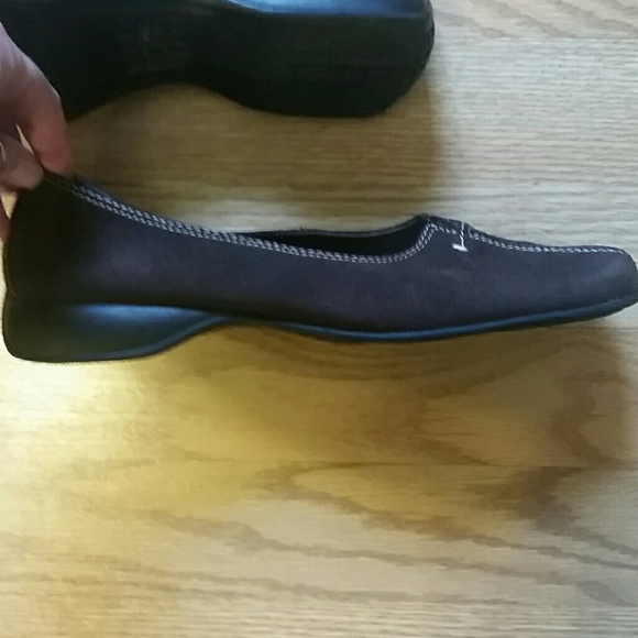Brown suede flats - Picture 2 of 4