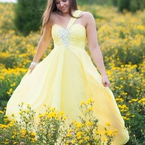 Yellow "Night Moves" Prom Dress