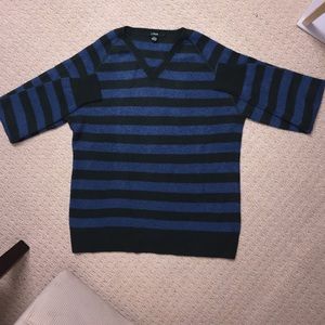 🔥🔥Great Looking J. Crew V-Neck Wool Sweater🔥🔥