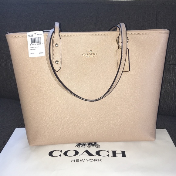 Coach Handbags - 💕coach tote beechwood/nude