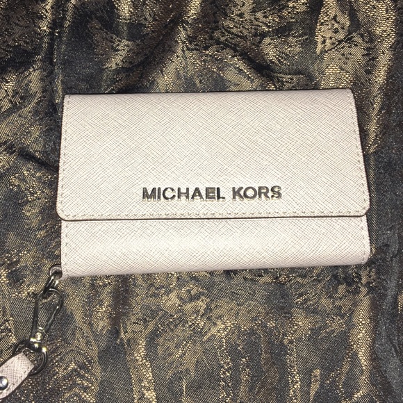 Michael Kors phone case. For IPhone 5 and 5s