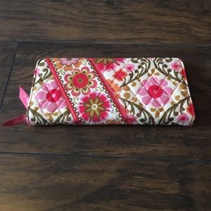 Vera Bradley Travel Clutch Wallet 🎀💕