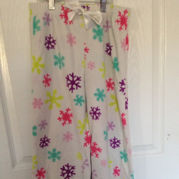 NWOT GapKids fleece snowflake pants