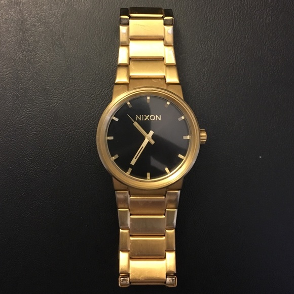 Nixon "SHOOT TO THRILL"