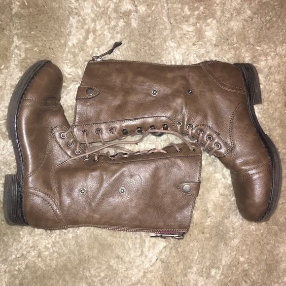 Boots - Picture 3 of 3