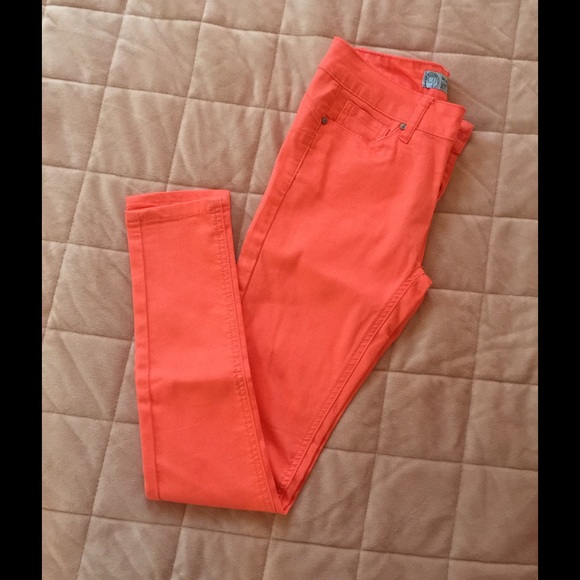 NWOT WAX JEAN Juniors - Picture 2 of 3