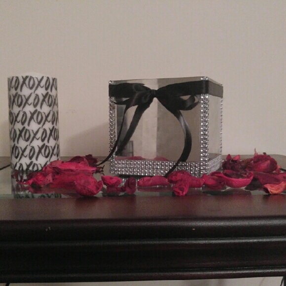 Glass Mirror Rhinestone Box - Picture 3 of 4