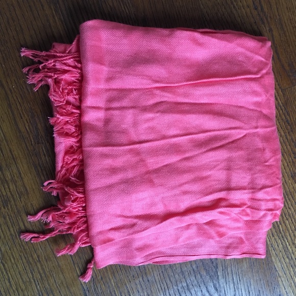 Coral scarf