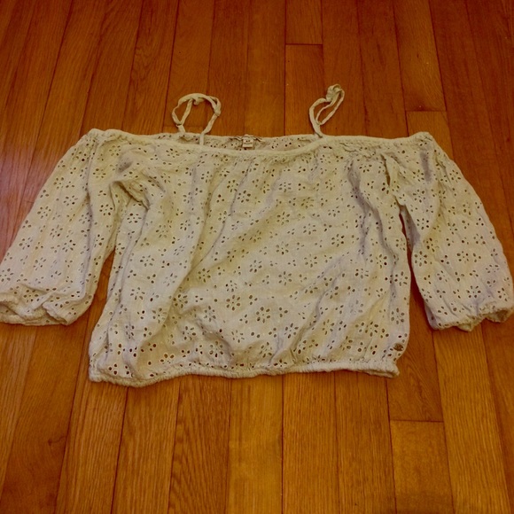 AE Off-shoulder Boho Top