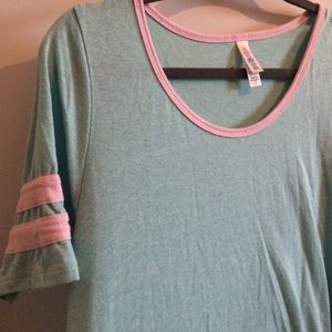 Lularoe size small perfect t mint/pink