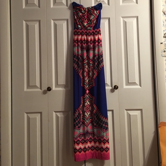 Strapless patterned maxi dress