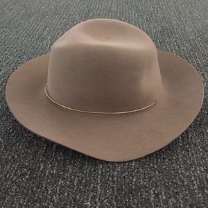 janessa leone Accessories - Janessa Leone Hat NWT janessa leone Accessories - Janessa Leone Hat NWT