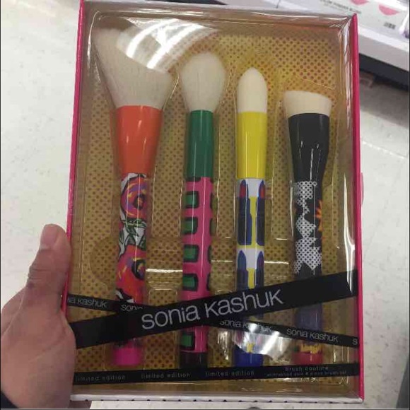 Sonia kashuk brush set
