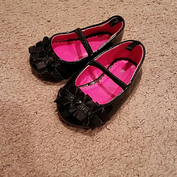 Patent leather flats