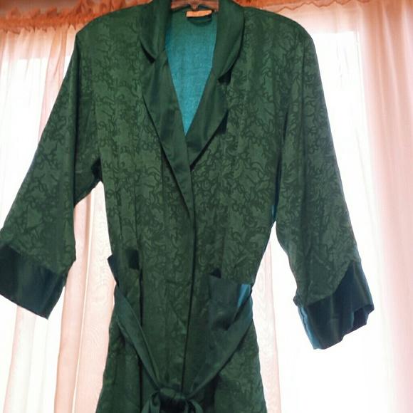 Victoria's Secret Green Robe. Size Lg.