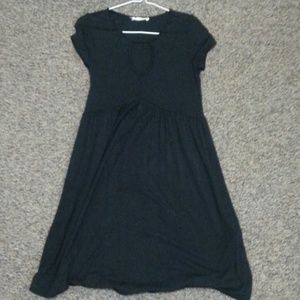 Piper Short Sleeve Keyhole Dress