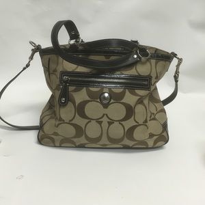 Authentic coach purse. Good condition. Non smoker