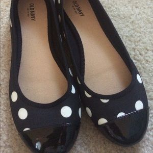 Old Navy flats with patent leather tips