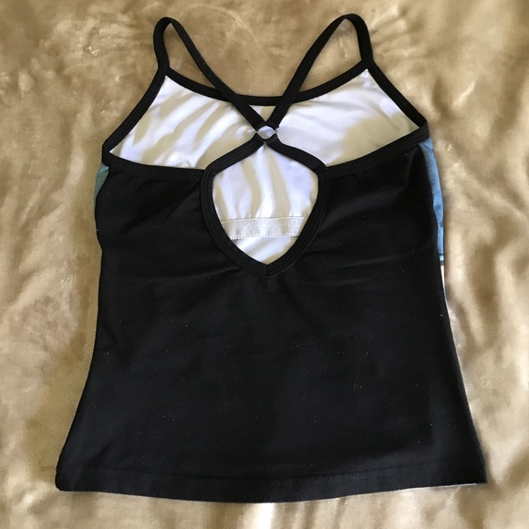 ❣️Sold❣️👯Yoga tank. 💪🏼😊✨ - Picture 2 of 3