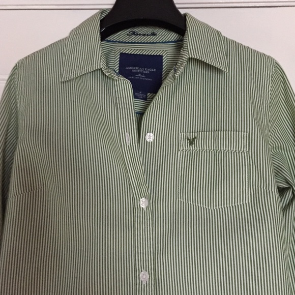 American Eagle 🦅 Favorite Shirt - Picture 2 of 3