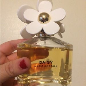 Marc Jacobs Daisy perfume