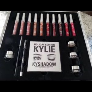 Limited Edition Kylie Holiday Box!!!