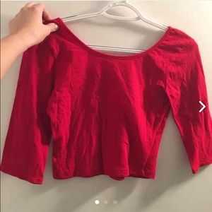 Red 3/4 sleeve crop top
