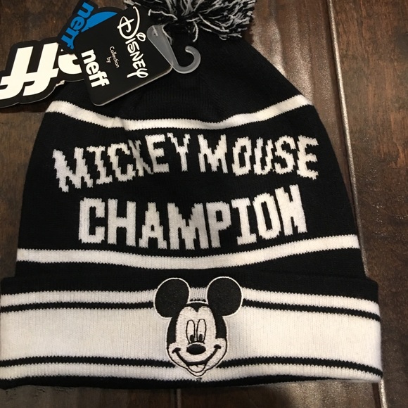 ❤️NEW!!!❤️ Disney Collection by Neff Mickey Mouse Beanie. - Picture 3 of 4