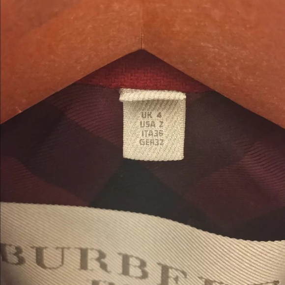 *SOLD* Burberry Coat - Picture 4 of 5