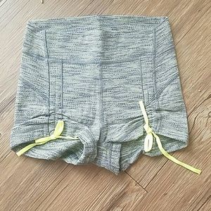 Lululemon tie short