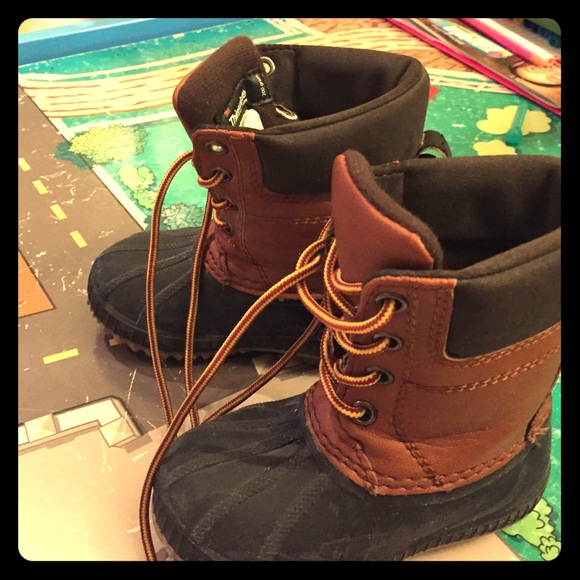 Toddler duck boots! Like new!