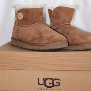 UGG Australia Bailey Button Short Boots