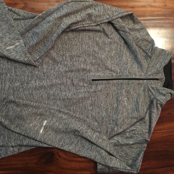 ❌ HOLD ❌Nike Dri-fit half zip size Medium