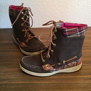 New, Never Worn Sperry Top Sider Plaid Ankle Boots