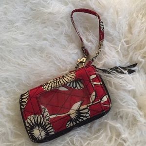 VERA BRADLEY ZIPPER WRISTLET