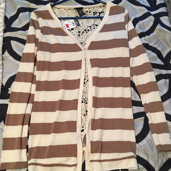 Brand new beautiful cardigan from rue 21 - Picture 1 of 2