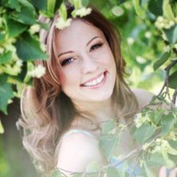 Meet your Posher, Elena