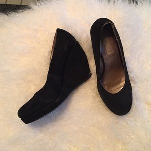 COOPERATIVE WEDGE SUEDE HEELS