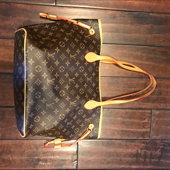 Never full tote
