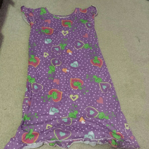 Kids size XL purple nightgown