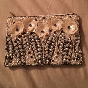 Dressy clutch bag.