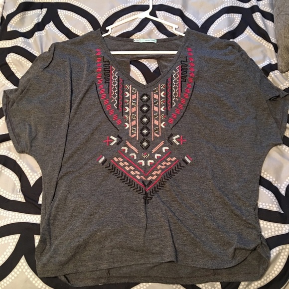 Beautiful shirt from Maurice's - Picture 1 of 3