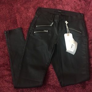 NEW Francesca's Skinny Jeans - Black - 26