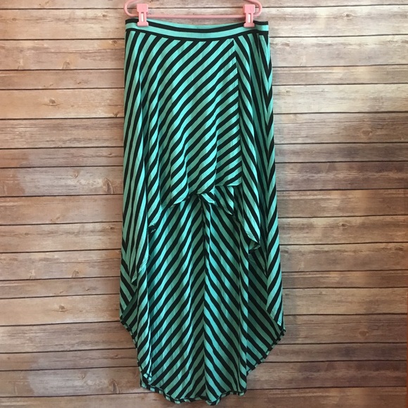 Joe B Dresses & Skirts - Joe B High Low maxi skirt