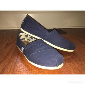 Navy blue Toms