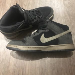 Nike SB Dunk mid pro